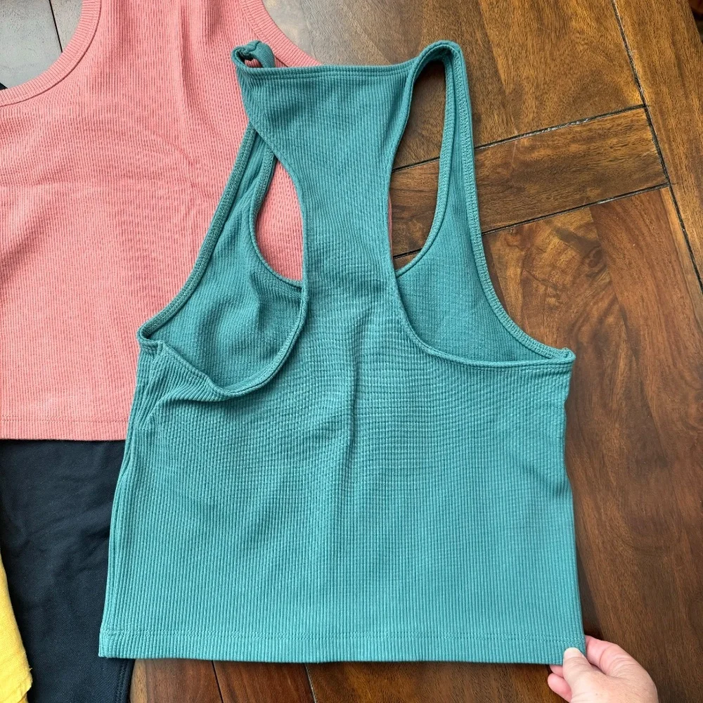 Abercrombie and Fitch Tank Bundle XS/S - Picture 5 of 11
